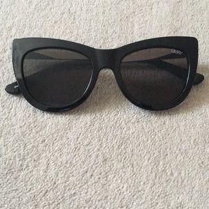 NWOT Quay cat eye sunglasses.